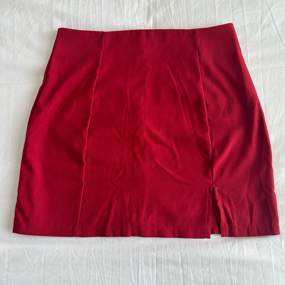Solid slit hem mini skirt